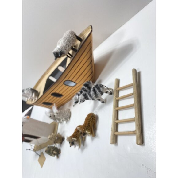 Noah’s Ark Tin boat Ark with Animals and ladder Decoration Brand New - Picture 12 of 15